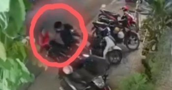 Video: Tên trộm xe máy nhận cái kết "sấp mặt" trước pha phản ứng cực gắt của người phụ nữ