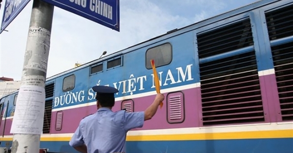 Đường sắt Việt Nam nguy cơ phá sản: Bộ GTVT lý giải nguyên nhân 2.800 tỷ bị tắc