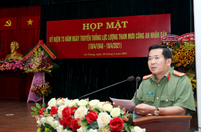 Đại tá Đinh Văn Nơi – Giám đốc Công an tỉnh phát biểu chỉ đạo tại buổi Họp mặt