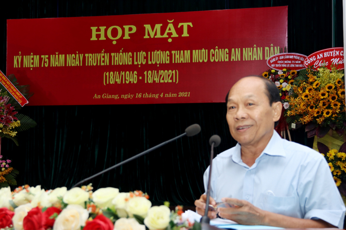 Đại tá Phan Quang Điểm, Nguyên Phó Giám đốc Công an tỉnh phát biểu tại buổi họp mặt