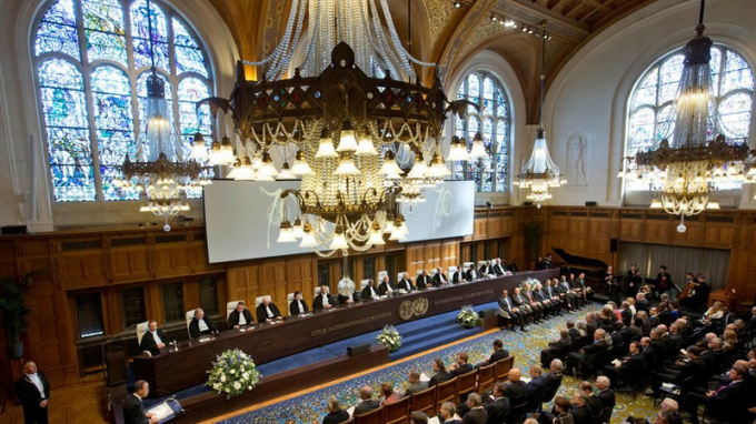 Một phiên xét xử tại Tòa án Quốc tế.