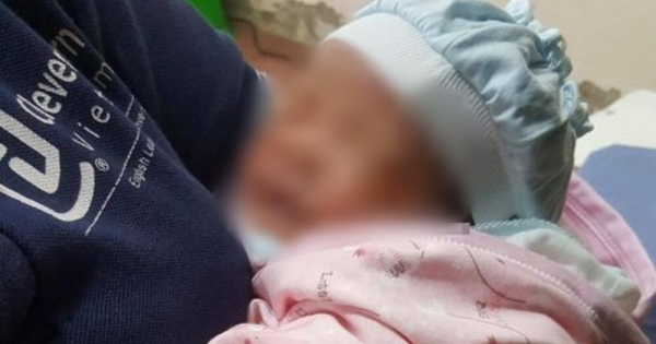 Hà Nội: Phát hiện bé gái sơ sinh bị bỏ rơi tại cổng trạm y tế