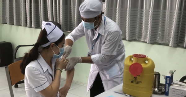 Hậu Giang: Hơn 3.500 đối tượng ưu tiên tiêm vaccine ngừa Covid-19 tại các cơ sở y tế