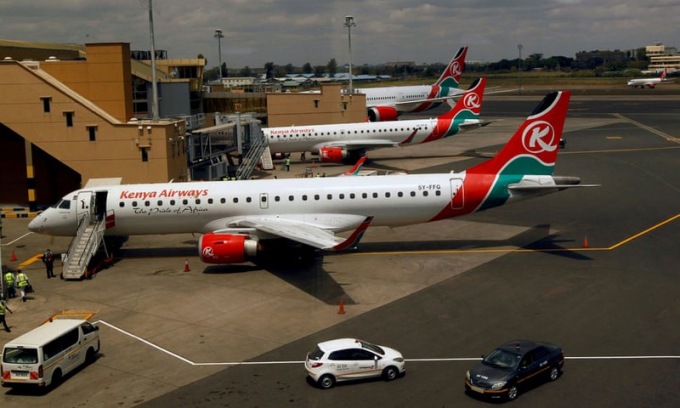 Máy bay của Kenya Airways tại sân bay quốc tế Jomo Kenyatta ở Nairobi.