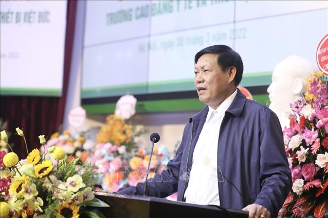 Thứ trưởng Bộ Y tế Đỗ Xuân Tuyên phát biểu tại buổi lễ. Ảnh TTXVN