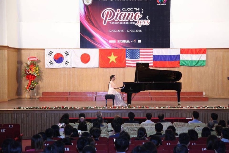 Anh Thư từng tham gia nhiều cuộc thi, biểu diễn piano trên những sân khấu lớn trong và ngoài nước (Ảnh: Nhân vật cung cấp).
