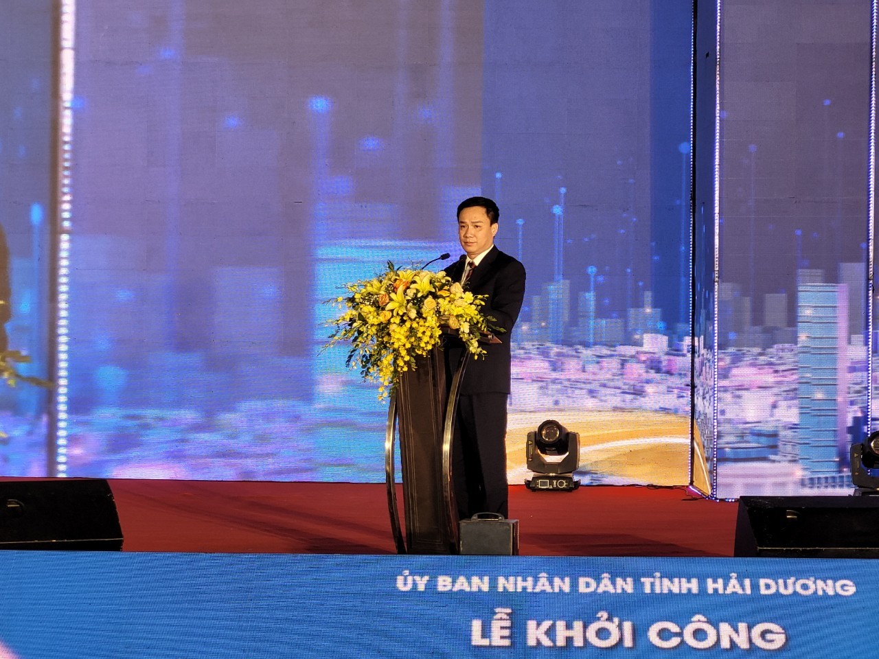 Chủ tịch UBND tỉnh Hải Dương Triệu Thế H&ugrave;ng ph&aacute;t biểu tại buổi lễ