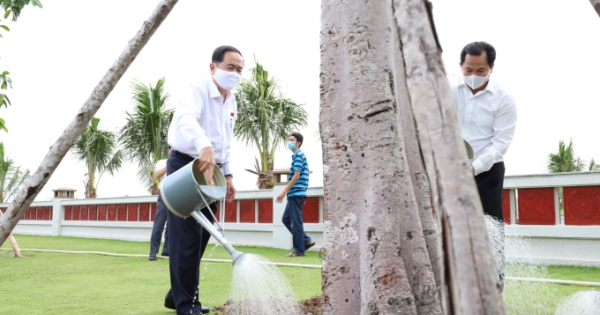 TP Cần Thơ: Phó Chủ tịch Quốc hội Trần Thanh Mẫn trồng cây lưu niệm tại đền thờ vua Hùng