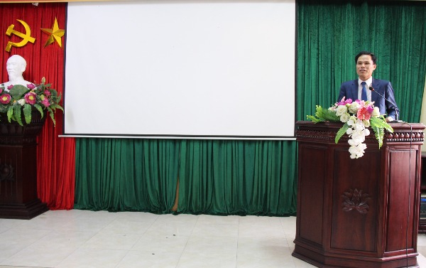 Đồng chí Nguyễn Đương Bắc, Phó Bí thư Thường trực Huyện ủy phát biểu tại buổi lễ.
