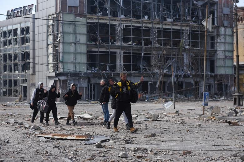 Cảnh đổ nát bên trong thành phố của Ukraine - 6