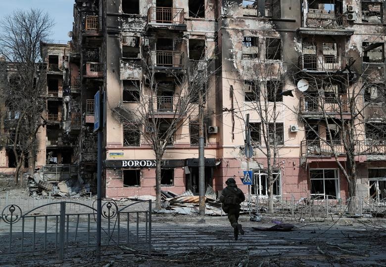 Cảnh đổ nát bên trong thành phố của Ukraine - 15