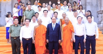 Chủ tịch nước Nguyễn Xuân Phúc thăm Học viện Phật giáo Nam tông Khmer tại TP Cần Thơ