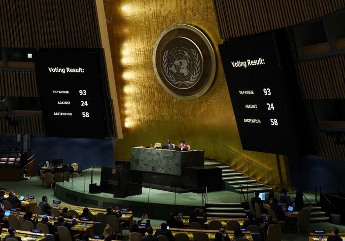 Màn hình thể hiện kết quả bỏ phiếu tại trụ sở Liên Hợp Quốc ở New York, Mỹ vào ngày 7/4. Ảnh: AFP.