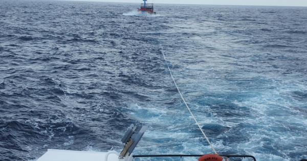 Cứu nạn thuyền viên tàu cá bị chìm tại khu vực quần đảo Hoàng Sa
