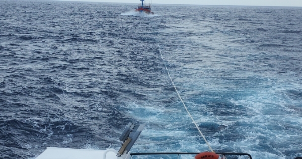Cứu nạn thuyền viên tàu cá bị chìm tại khu vực quần đảo Hoàng Sa