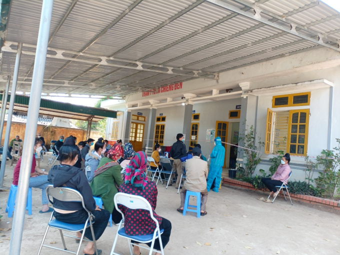 Điểm tiêm vắc-xin phòng Covid-19 tại Trạm Y tế xã Chiềng Đen (Tp Sơn La).