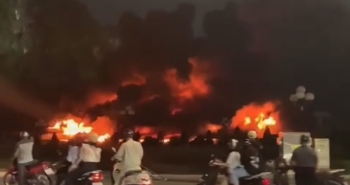 Quảng Ninh: Video hỏa hoạn kinh hoàng tại chợ Hạ Long 1