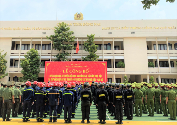 Lễ công bố Quyết định của Bộ trưởng Bộ Công an thăng cấp bậc hàm vượt bậc đối với Trung uý Thái Ngô Hiếu.