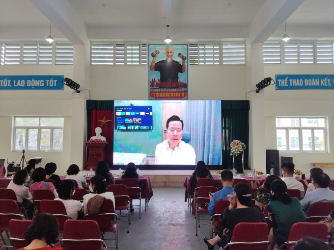 Đồng chí Lê Đức Thuận – Trưởng phòng GD&amp;amp;ĐT quận Ba Đình phát biểu tại hội nghị.