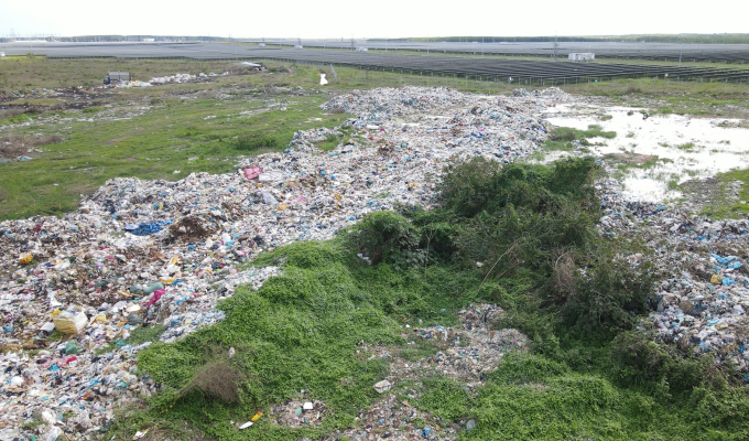Ô nhiễm tại bãi tập kết rác thải sinh hoạt xã Tân Lập, huyện Lộc Ninh (Bình Phước).