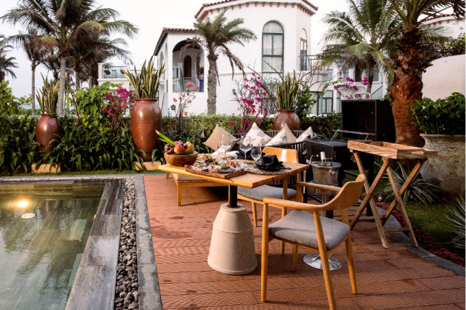 Không gian nghỉ dưỡng đậm chất Hy Lạp tại Cam Ranh Bay Hotels &amp;amp; Resorts mang tới sự thư thái, dễ chịu và trải nghiệm độc quyền cho du khách.