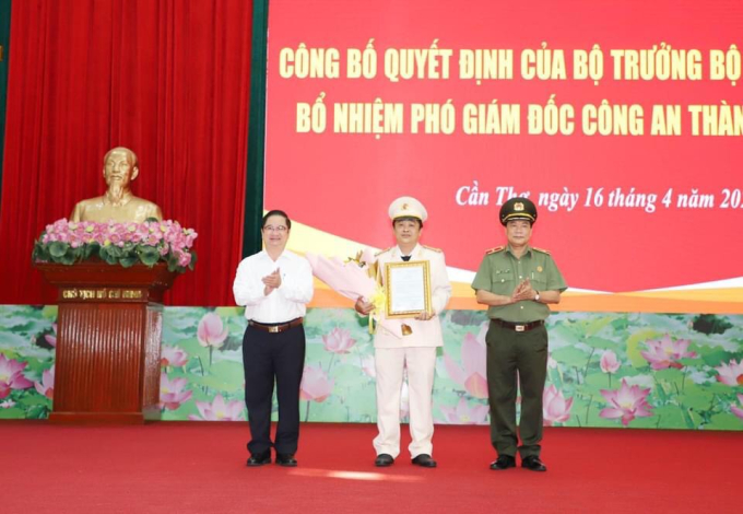 16.4- trao quyet dinh pho GD CATP