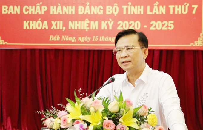 Ông Hồ Văn Mười - Phó Bí thư Tỉnh ủy - Chủ UBND tỉnh yêu cầu các ngành, địa phương phải quyết liệt trong giải ngân vốn đầu tư công, giải phóng mặt bằng.