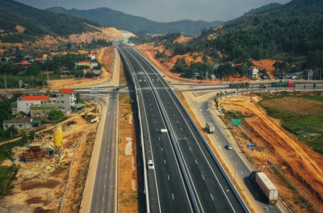 Quyết tâm hoàn thành 2.500km đường bộ cao tốc Bắc - Nam phía Đông