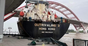 Hải Phòng: Xử lý, khắc phục vụ tàu đâm vào khuôn viên cầu Hoàng Văn Thụ
