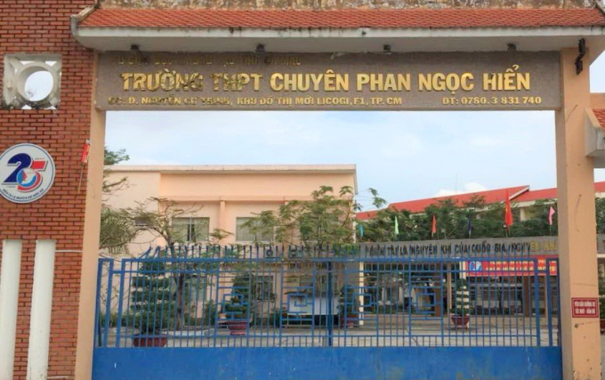 Trường THPT chuyên Phan Ngọc Hiển (Phường 1, TP. Cà Mau, tỉnh Cà Mau), nơi xảy ra vụ việc.