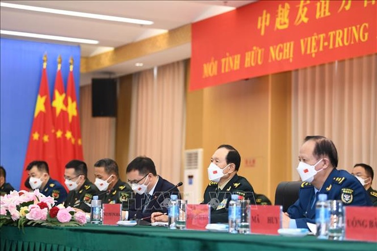 Bộ trưởng Bộ Quốc phòng Trung Quốc Ngụy Phượng Hòa và đoàn Trung Quốc dự hội đàm.