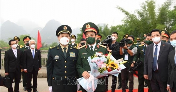 Bộ trưởng Quốc phòng 2 nước Việt - Trung giao lưu hữu nghị tại biên giới