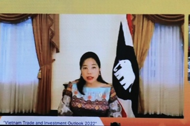 Bà Wiraka Moodhitaporn - Tổng Lãnh sự Thái Lan tại TP Hồ Chí Minh phát biểu qua hệ thống trực tuyến.