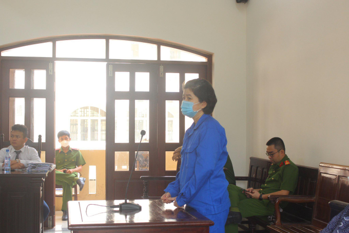 Bị cáo Trần Huỳnh Thị Thu Thủy tại phiên tòa xét xử.