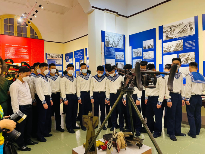 Với hơn 250 hình ảnh, hiện vật tiêu biểu được trưng bày tại Bảo tàng sẽ giúp công chúng tham quan hiểu rõ hơn về những chiến công anh dũng, quả cảm của quân và dân TP Hải Phòng.