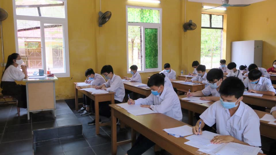 Các thi sinh làm bài thi tại kỳ thi tuyển sinh Lớp 10 năm học 2021 -2022 trên địa bàn TP Hải Phòng