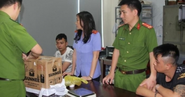Bắt giữ 2 thanh niên tại Nghệ An mua bán trái phép 3kg ma túy