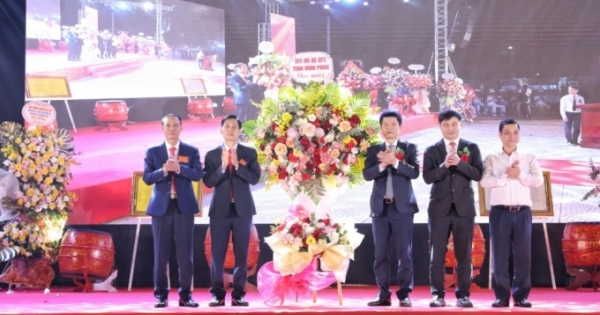 Công bố nghị quyết thành lập thị trấn Tam Hồng, huyện Yên Lạc
