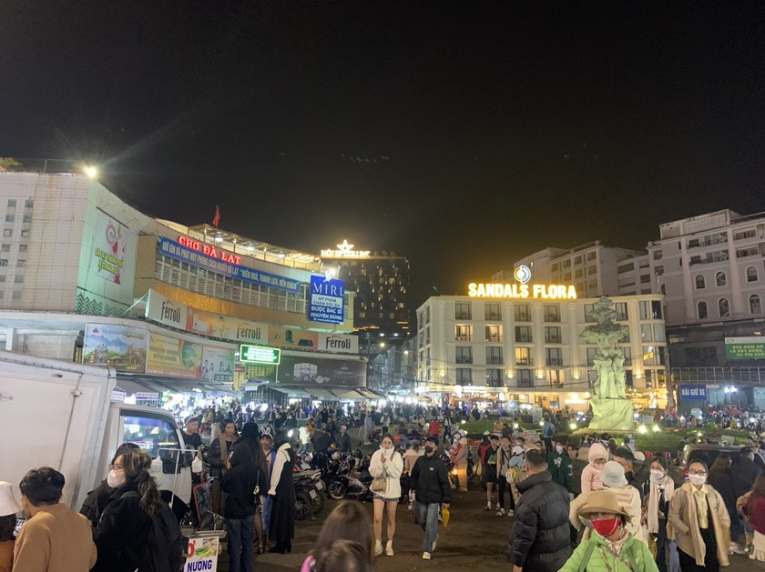 Chợ đêm là địa điểm du khách ưa thích khi đến Đà Lạt.
