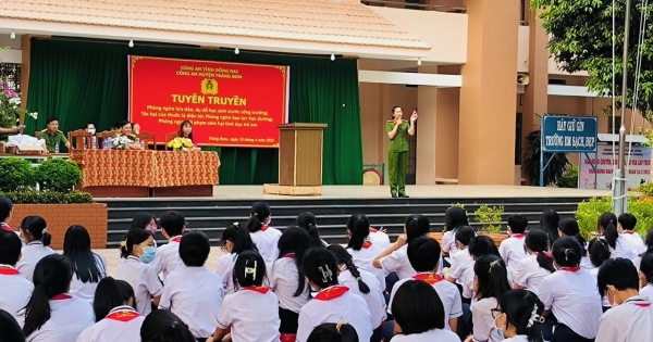 Công an huyện Trảng Bom tích cực tuyên truyền để ngăn chặn tệ nạn xâm nhập học đường