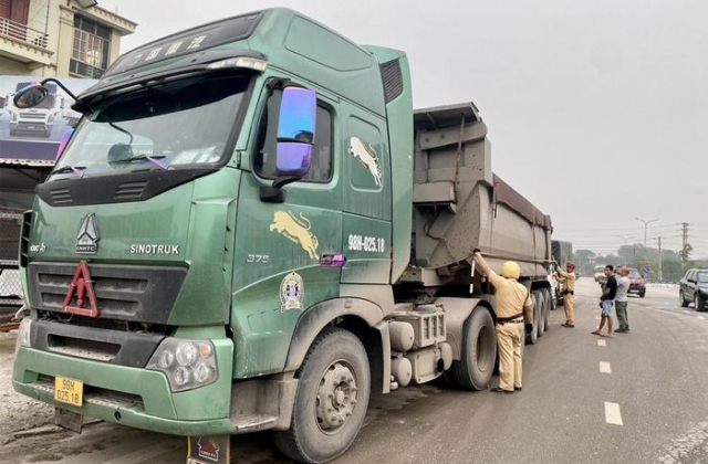 TP Bắc Giang xử lý hàng loạt xe chở quá khổ, quá tải