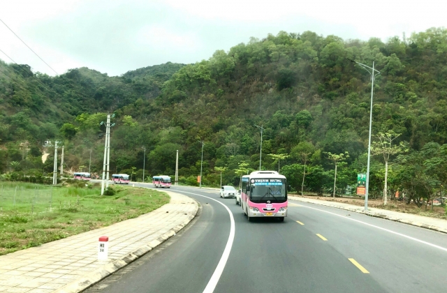 Vận hành thử nghiệm tuyến xe bus trên đảo Cát Bà