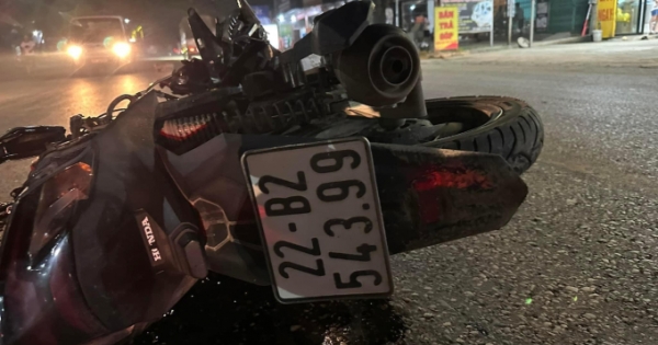 Tuyên Quang: Va chạm giữa xe cứu thương và xe máy, 2 người tử vong