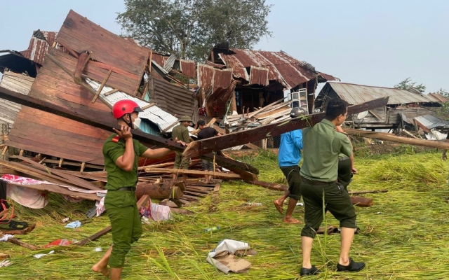 Gia Lai: Mưa giông gây tốc mái hàng chục căn nhà, 6 người bị thương