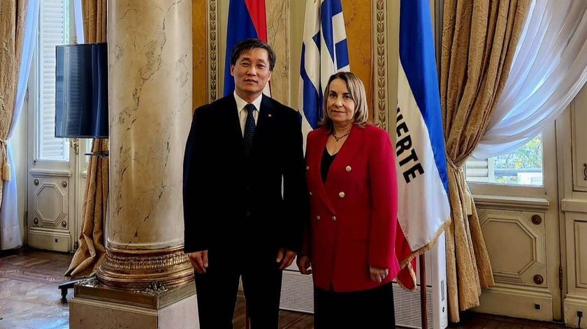 Thứ trưởng Nguyễn Khánh Ngọc và bà Doris Morales Martinez, Chánh án tối cao Uruguay.