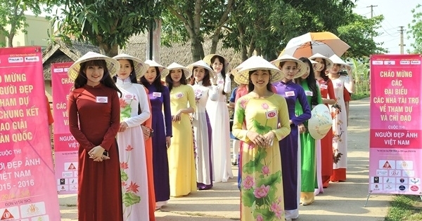 Top 15 Người đẹp Ảnh Việt Nam duyên dáng trong tà áo dài tại quê Bác