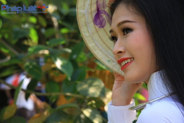 Th&iacute; sinh Nguyễn Thị Mai Phương gi&agrave;nh giải Nhất cuộc thi Người đẹp Ảnh Việt Nam