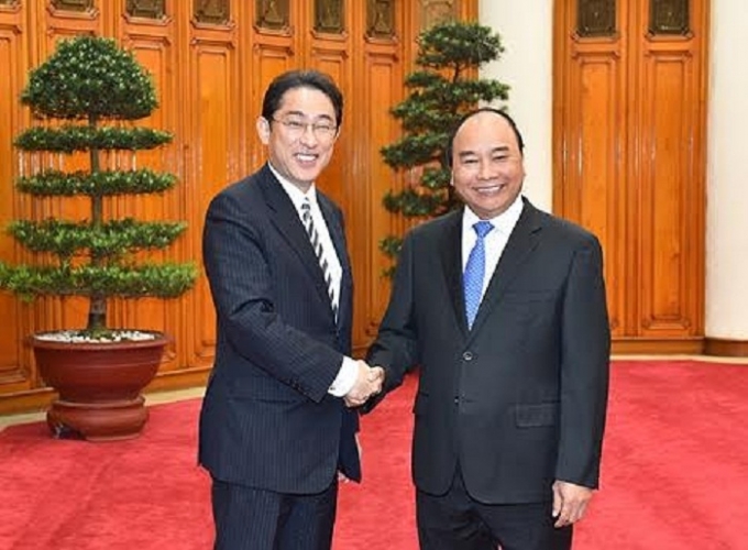 Thủ tướng Nguyễn Xu&acirc;n Ph&uacute;c tiếp Bộ trưởng Ngoại giao Nhật Bản.