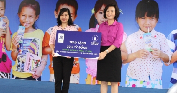 80.000 ly sữa được trao cho trẻ em nghèo tại Ninh Bình