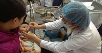 Từ tháng 6, Việt Nam chuyển đổi sử dụng vắc xin bại liệt